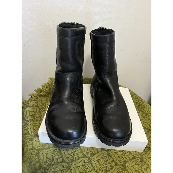 UGG Size 8US Women Shearling Black Boot 5144 - Image 2