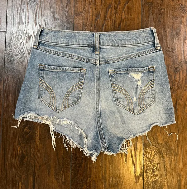 Hollister Jean Shorts - Image 3