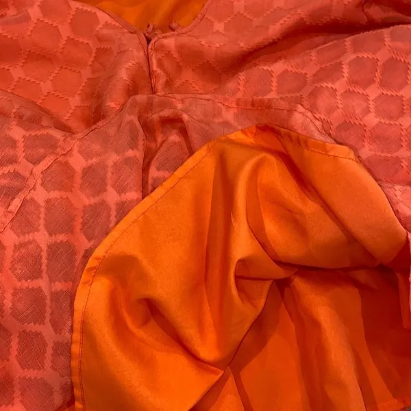 Elizabeth and James tangerine color top size XXlarge - Image 7