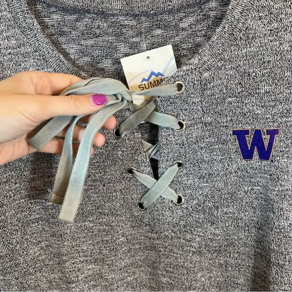 Summit Gray University of Washington Lace Up Sweatshirt Medium‎ NWT - Image 3