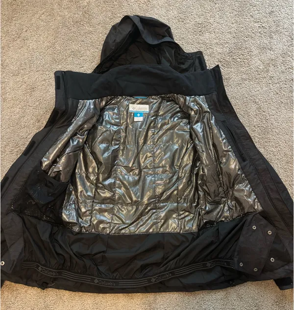 Columbia Ski Jacket - Image 4