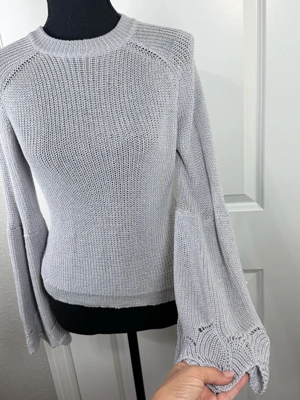 Elliatt Womens Grey Knit Long Bell Sleeve Sweater - Image 4