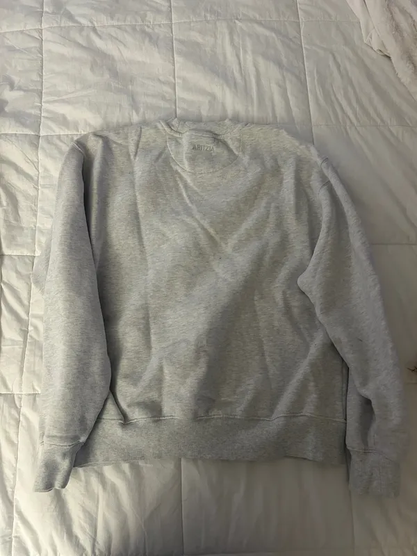Aritzia Perfect Fit Crewneck Grey - Image 3