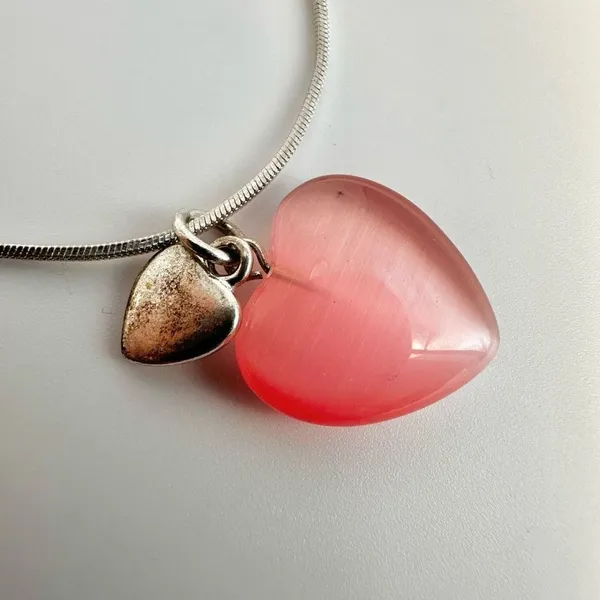 Pink and silver tone heart pendant necklace - Image 3