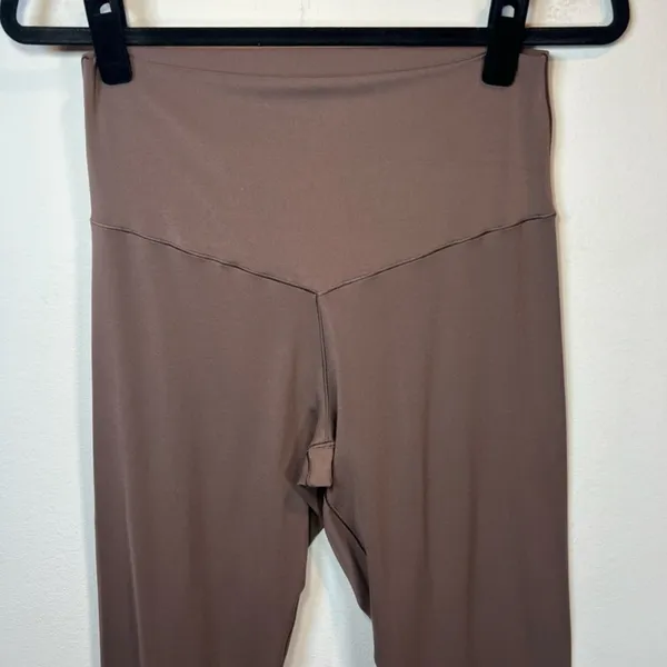Offline by Aerie Real-Me High Rise 7/8 Leggings Brown Buttery Soft Neutral Large - Image 2