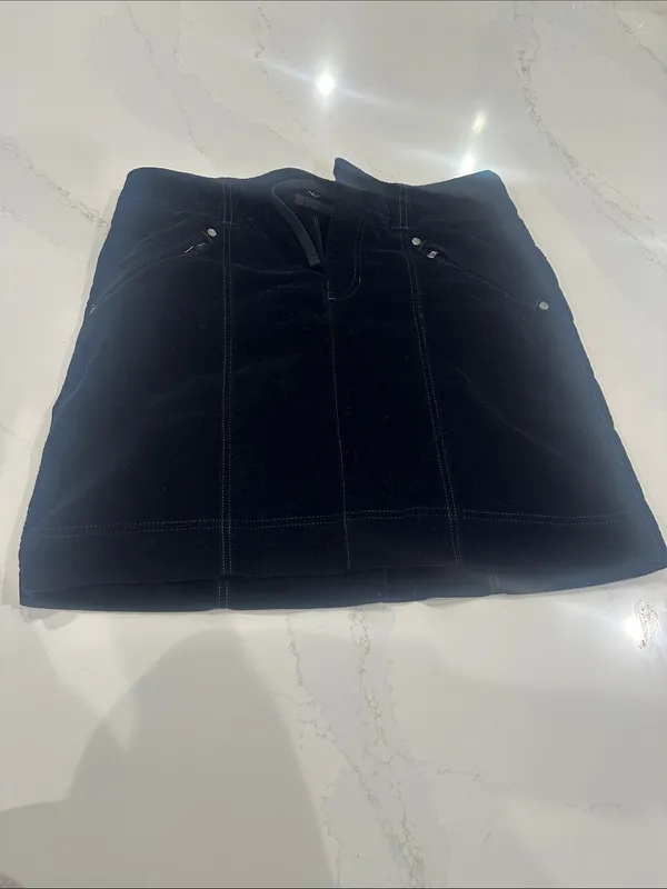 Athleta Vintage Roseville Black Velvet Mini Skirt size‎ 8 - Image 3