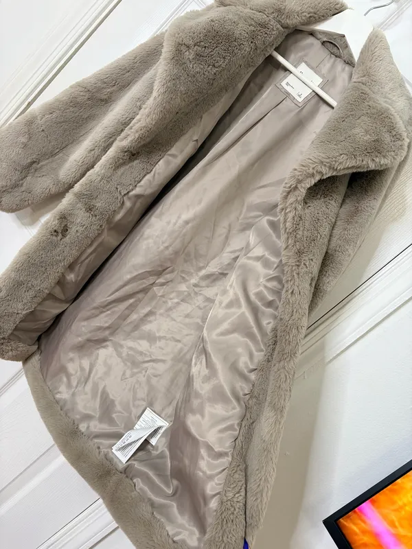 Abercrombie & Fitch Women’s S Gray Faux Fur Teddy Coat Quiet Luxury Cozy Winter - Image 6