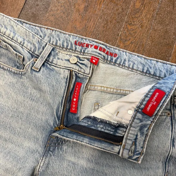Lucky Brand Women’s Straight Leg Jeans 8/29 - Image 3