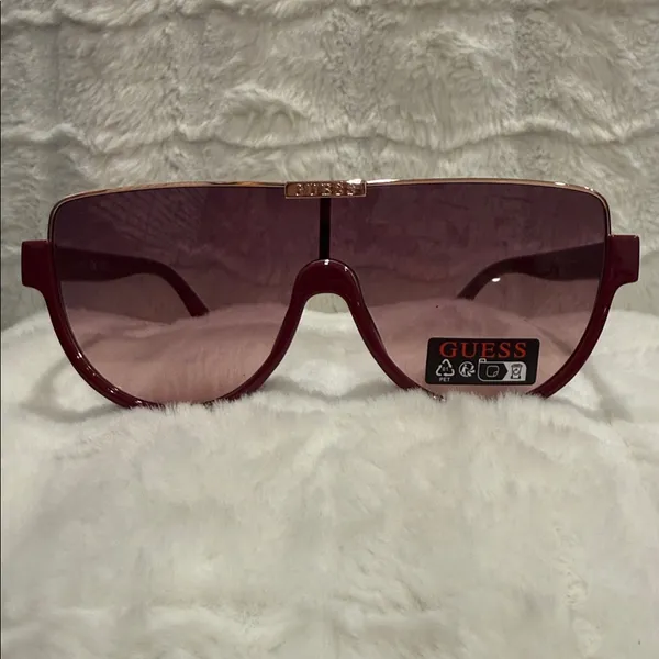 *NWOT* GUESS | Aviator Shield | Dark Pink/Plum & Rose Gold | Sunglasses - Image 2