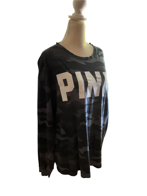 PINK Victoria's Secret Black & Gray Camo Logo Tee - Image 7