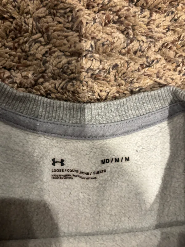 Grey Under Armour Crewneck Women’s Sweater Pullover Medium - Image 3