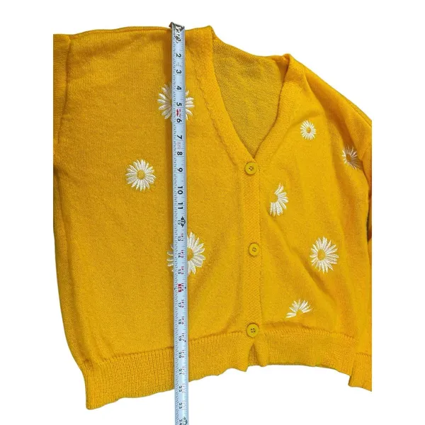 Sunshine Yellow Daisy Embroidered Button Front Cardigan Sweater M Short/Cropped - Image 5