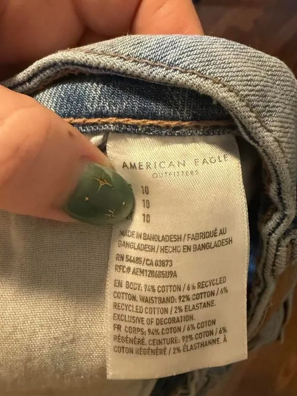 American Eagle Mom Short Denim Shorts - Image 4