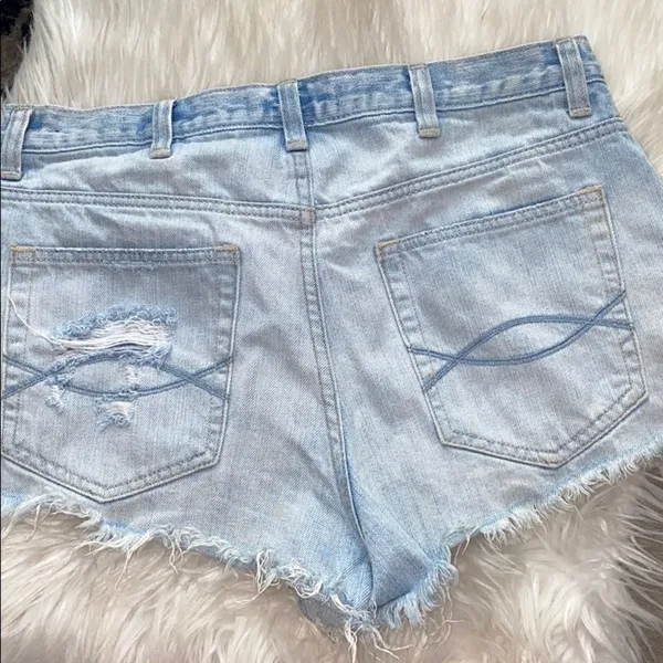 Abercrombie ✨Destroyed Denim Cut Off Shorts✨ - Image 7