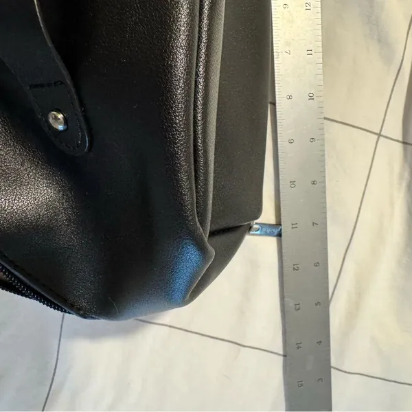 Black cosmetics bag - Image 5