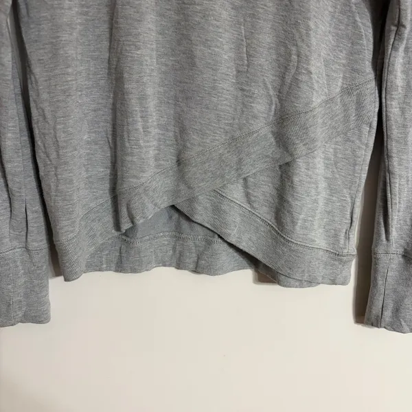 Athleta Gray Modal Crossover Tulip Hem Raglan Long Sleeve Sweatshirt Small - Image 2