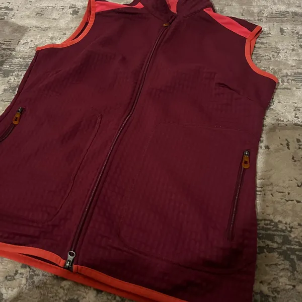 Nike Maroon Golf Zip Up Vest Size Medium - Image 2