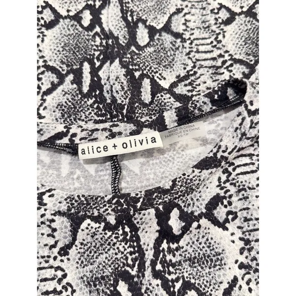 Alice + Olivia Womens Top Gray Delaina Snakeskin Print Cropped Long Sleeve XS - Image 4