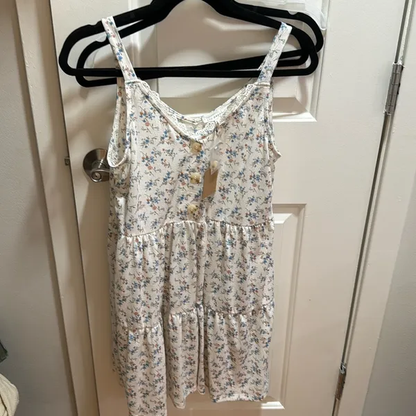 Blu Pepper Floral Tiered‎ Mini Dress Cream Blue Lace Trim Sleeveless NWT Small - Image 2