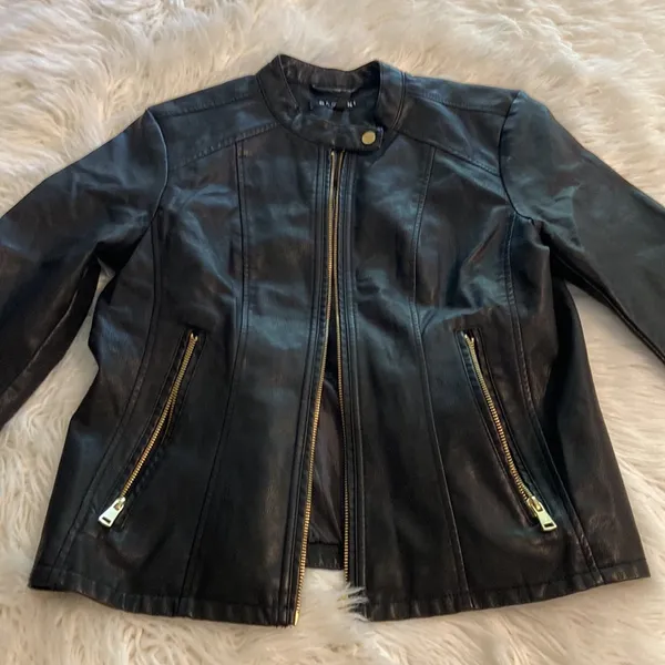 Baccini Faux Leather Black Women's Jacket size S excellent condition length 23” - Image 11