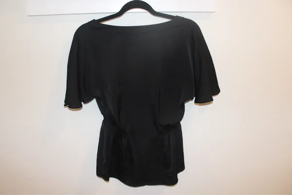 Vintage BCBG Black Silk Blouse - Image 3