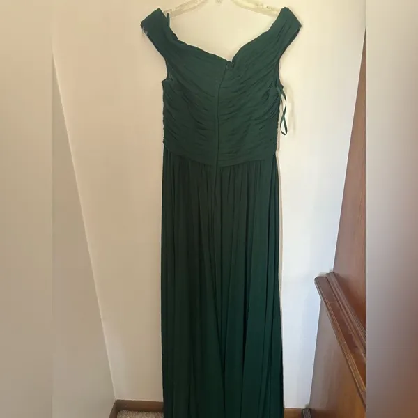 La Femme Green Off Shoulder Ruched Formal Gown Size 8 - Image 13