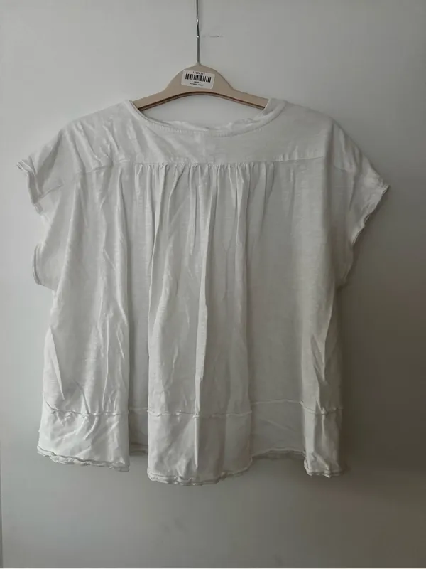 Anthropologie Women’s White Short-Sleeve V-Neck Smocked Tunic - Image 8