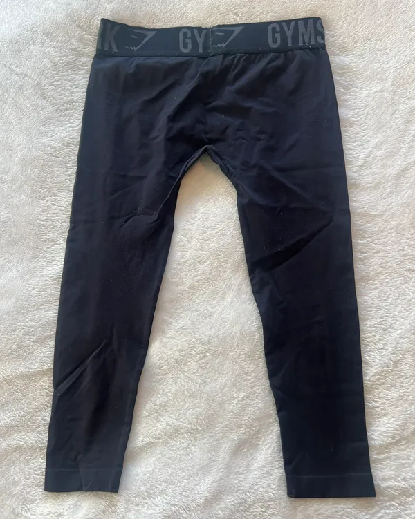 Gymshark Black Cropped Leggings - Image 4