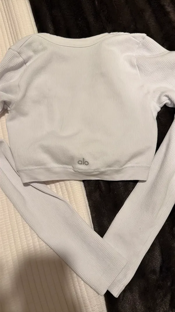 Alo Seamless Ribbed Cropped Serene Long Sleeve - Image 4