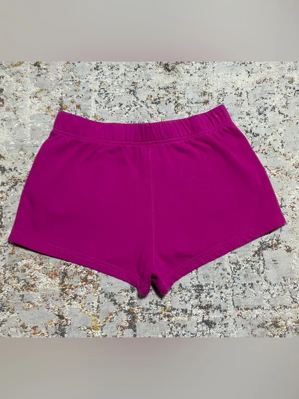 The North Face half dome logo shorts in magenta pink size Large - Image 3