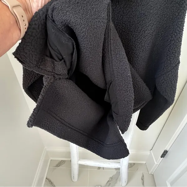 Aerie Black Teddy Pullover Jacket Size Small - Image 8