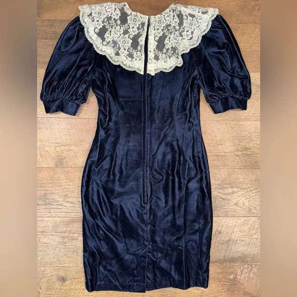 Vintage Jessica McClintock Gunne Sax Velvet Dress - Image 10