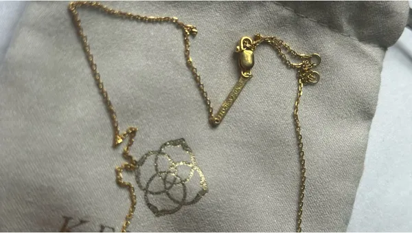 Kendra Scott Necklace Gold - Image 3