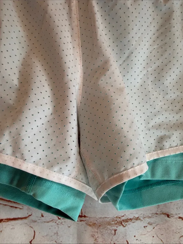 Nike Women's White Layered Running Shorts Teal shorts Liner Dri Fit zip pocket S - Image 3