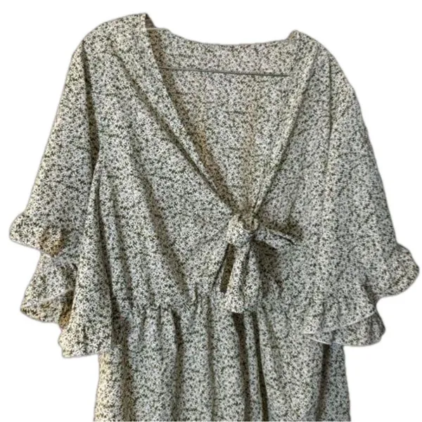 Boho Romper with daisy flowers - Image 3
