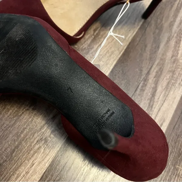 Wine velvet suede pointed stiletto pumps size 7 NWT - Image 4