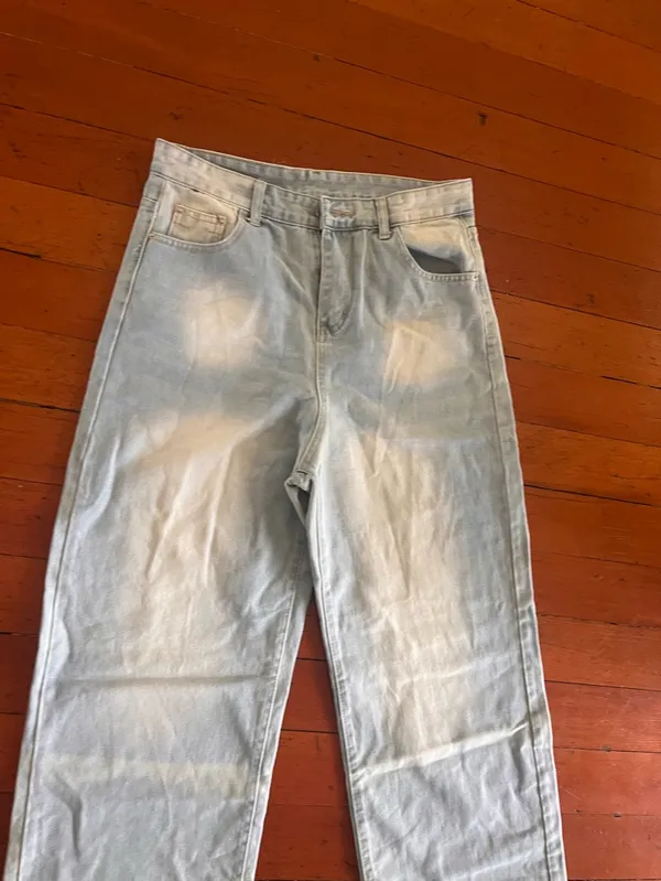 Straight Leg Women’s Jeans in Light Blue Size XL - Image 3