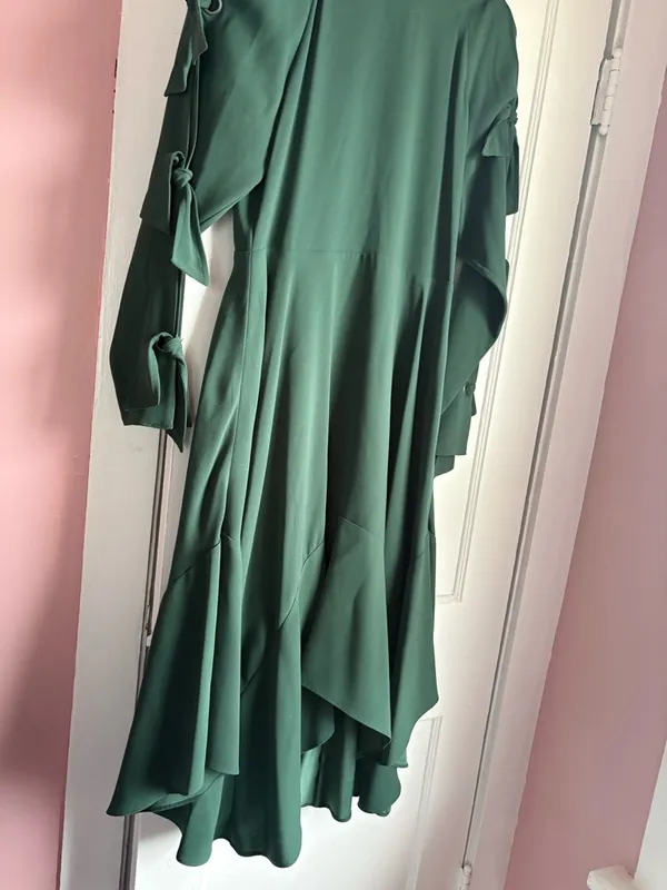 BCBGMAXAZRIA Cicely Emerald Green Asymmetrical Tie Sleeve Dress Size 6 - Image 3