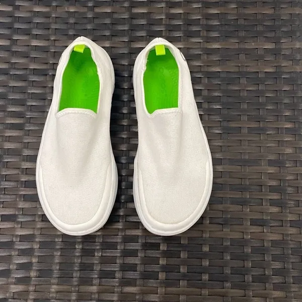Oofos Sneakers women’s size 7 White - Image 3