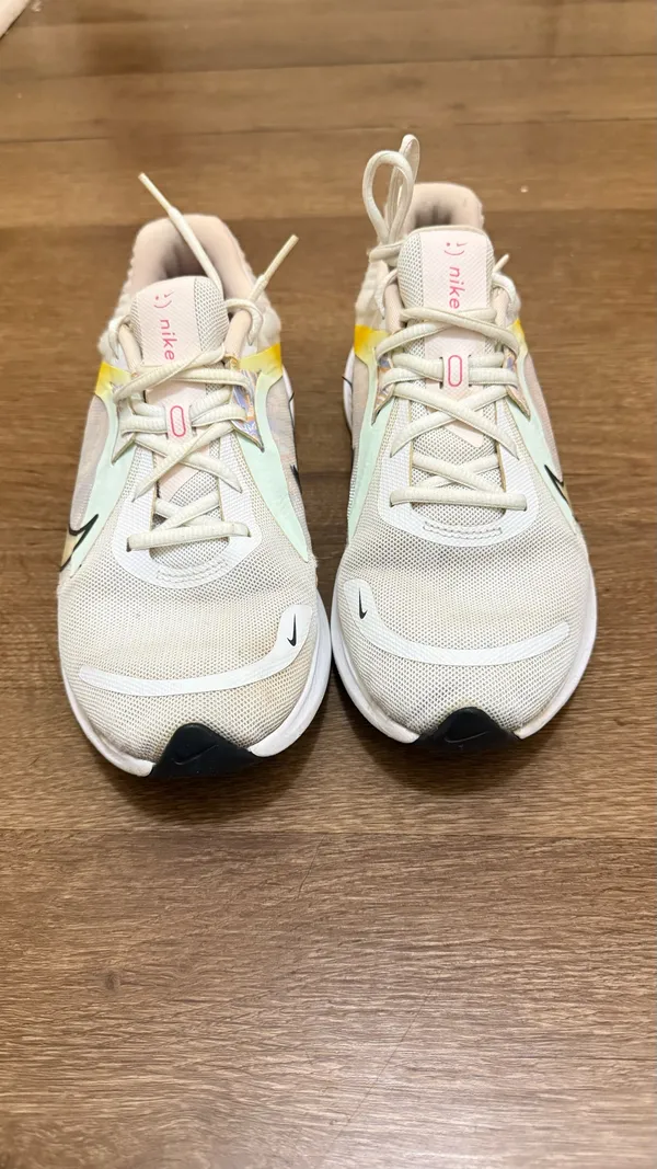 Women's Nike Quest 5 Women’s Shoes Size 8.5 - Image 2