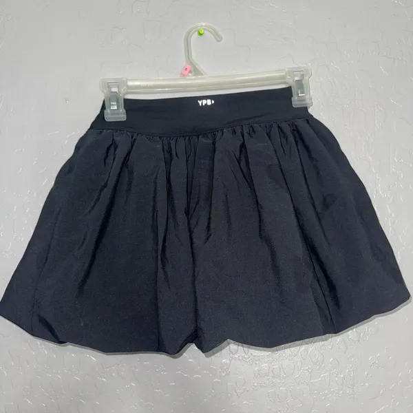 YPB motionTEK Bubble Hem Mini Skort, Black, XXS Black - Image 2