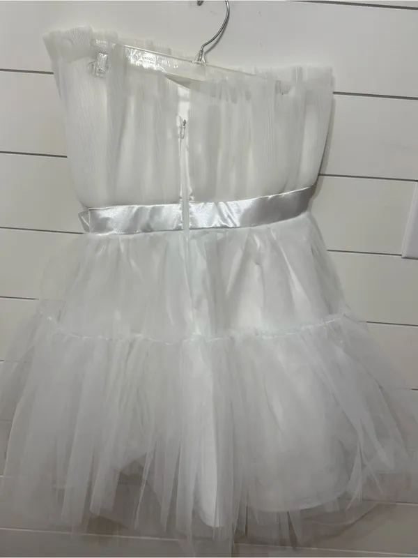 Strapless mini white tulle dress - Image 3