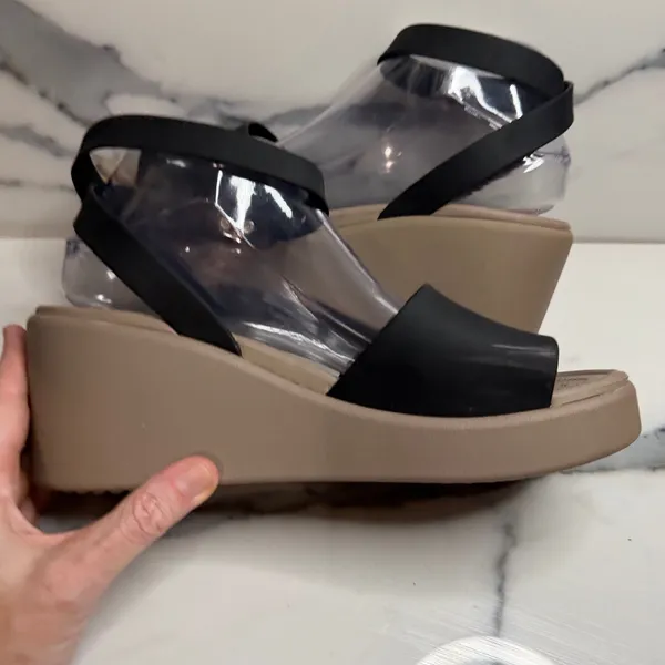 Crocs Women's Black Wedge Platform Brooklyn Sandals Sz 9 Comfort Casual Strappy - Image 5