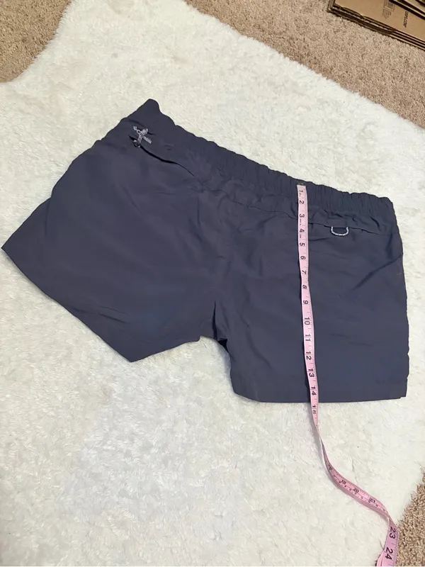 Columbia XL Charcoal Gray Outdoor Performance Cargo Shorts - Image 3