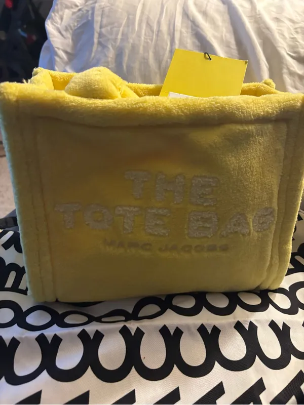 NWT Marc Jacob’s the terry small tote bag yellow - Image 4
