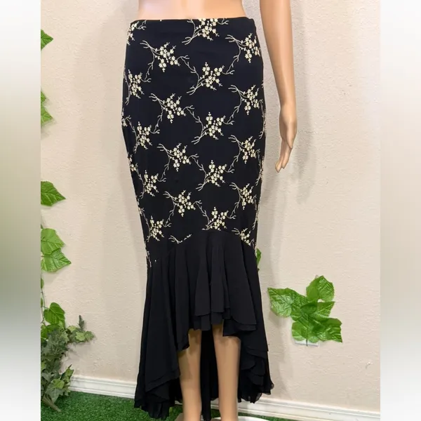 Cache Black High-Low Embroidered Floral Mermaid Skirt - Image 2