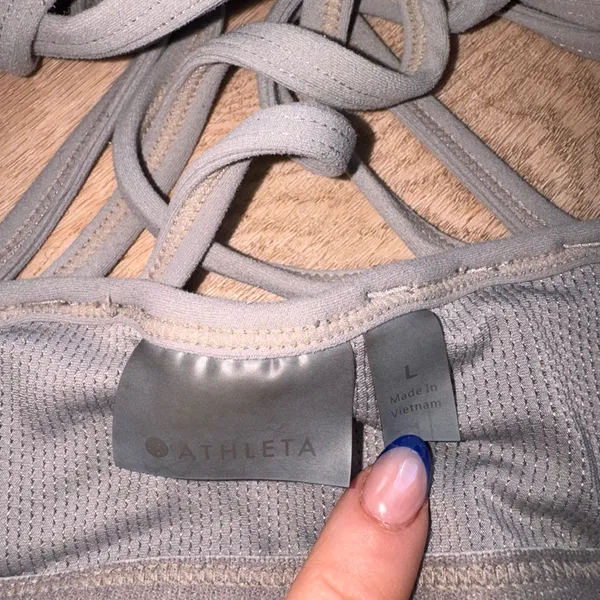 ⭐️Athleta Light Gray Strappy Sports Bra - Image 3