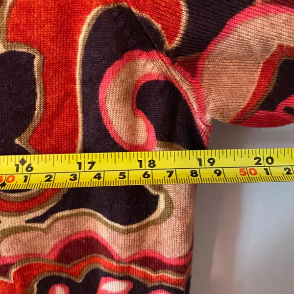 Chico's Red Paisley V-neck Sweater Boho Lightweight Preppy Women size 1 / Medium - Image 7