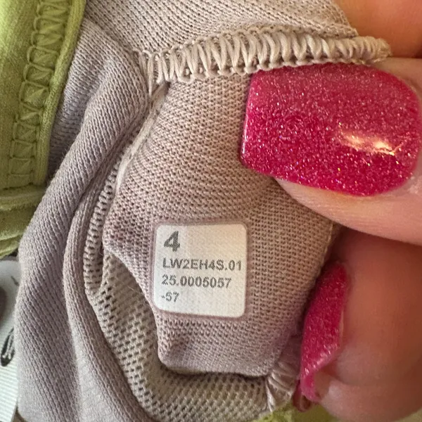 Lululemon Flow Y Nulu Longline Bra, B/C Cup. Size 4 NWT WSBI (Wasabi) - Image 3