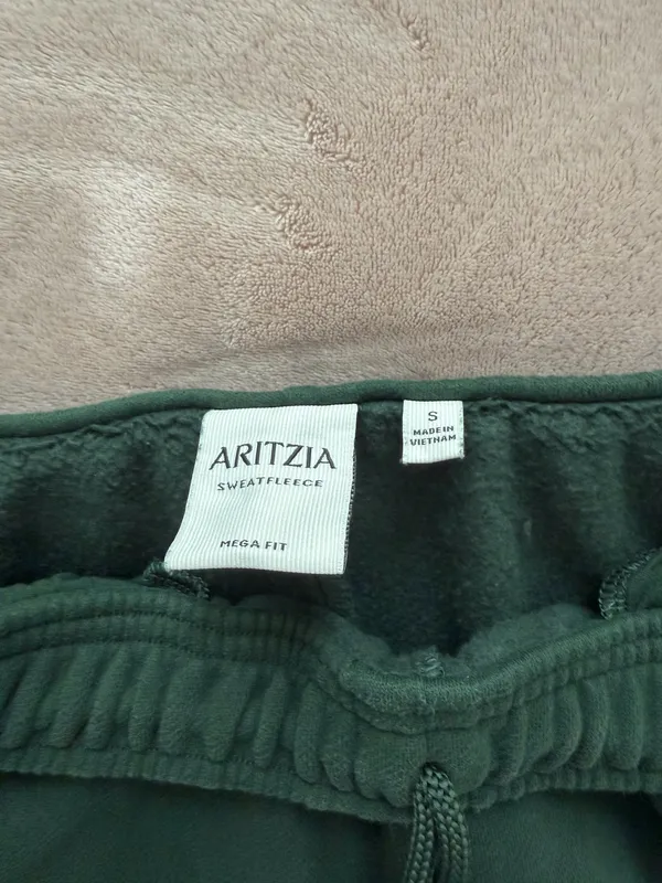 Aritzia Women’s Joggers  - Image 7